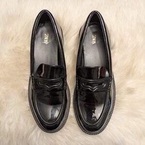 Zara Black Lugged Loafer